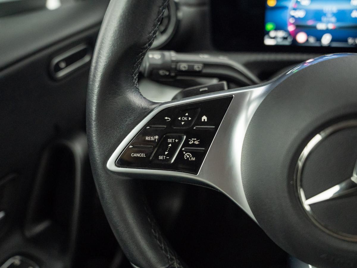 mercedes-benz-classe-a-2023-hibrido-a-gasolina-1332cc