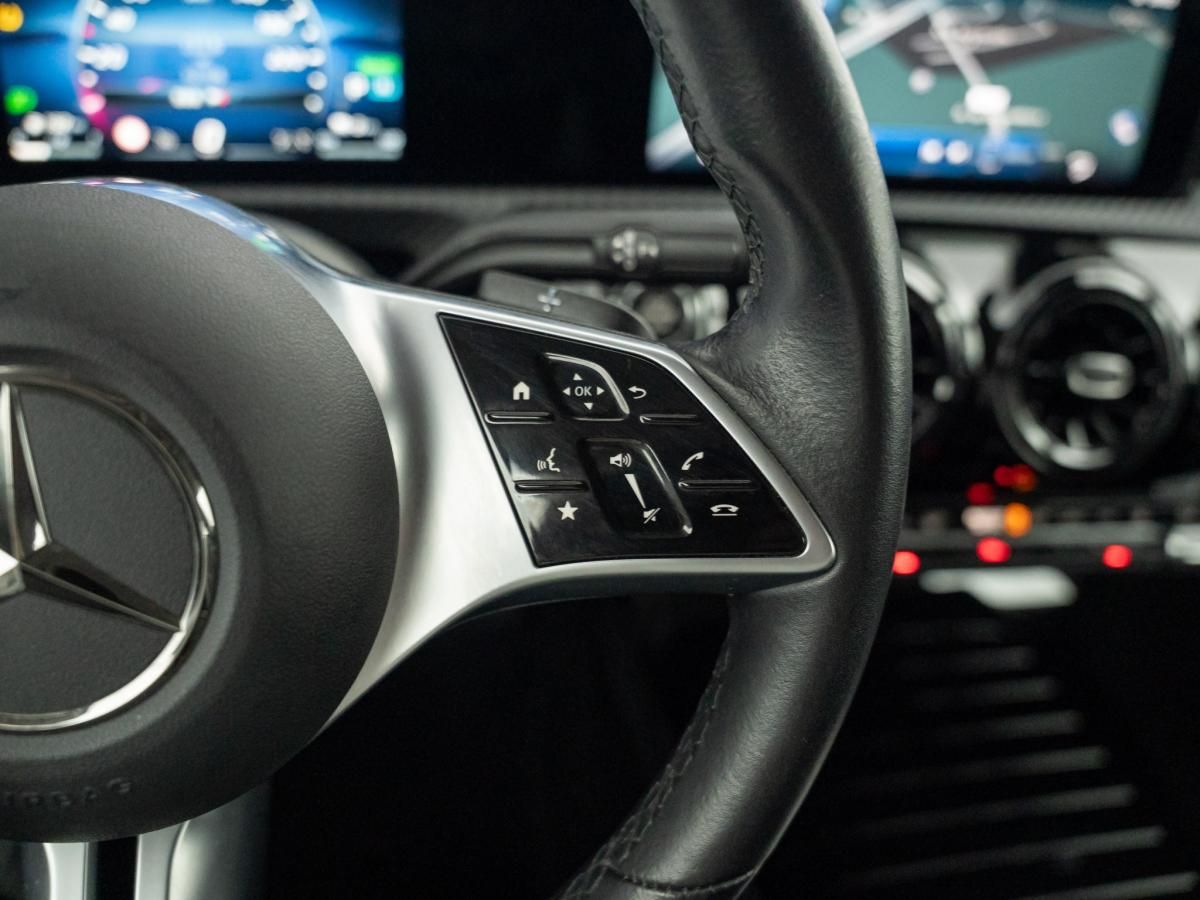 mercedes-benz-classe-a-2023-hibrido-a-gasolina-1332cc