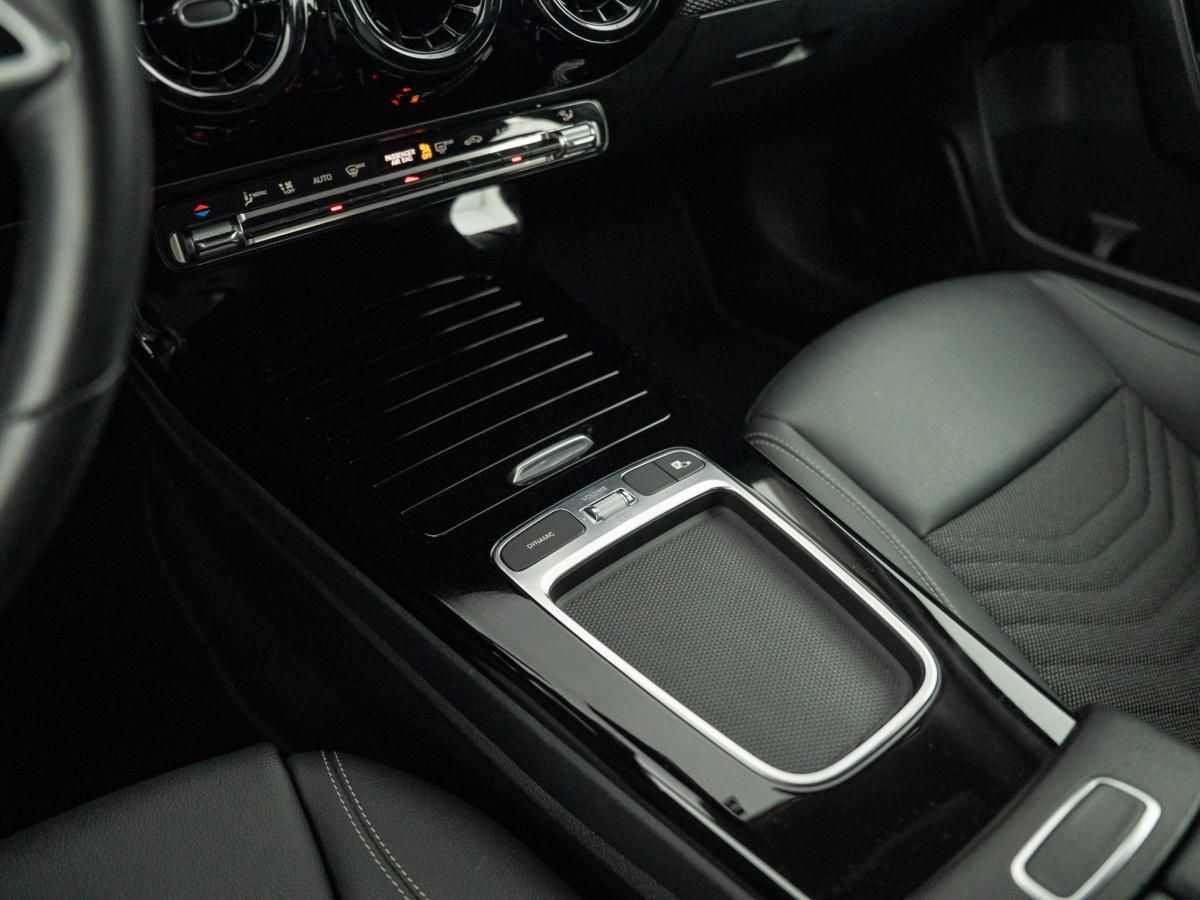 mercedes-benz-classe-a-2023-hibrido-a-gasolina-1332cc