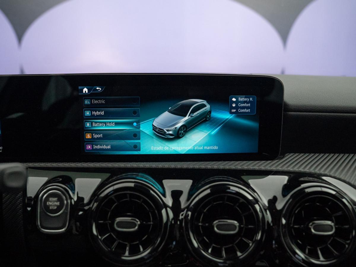 mercedes-benz-classe-a-2023-hibrido-a-gasolina-1332cc