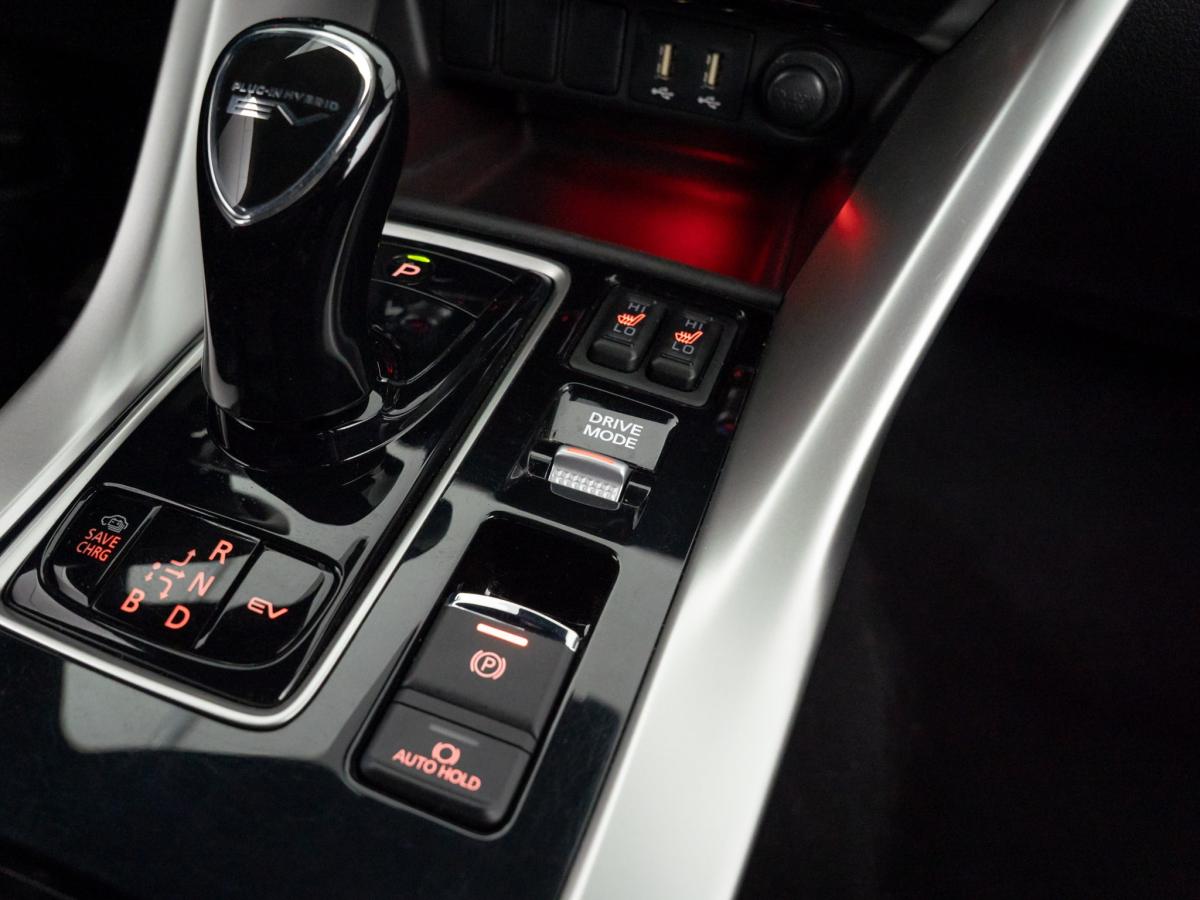 mitsubishi-eclipse-cross-2022-hibrido-a-gasolina-2360cc