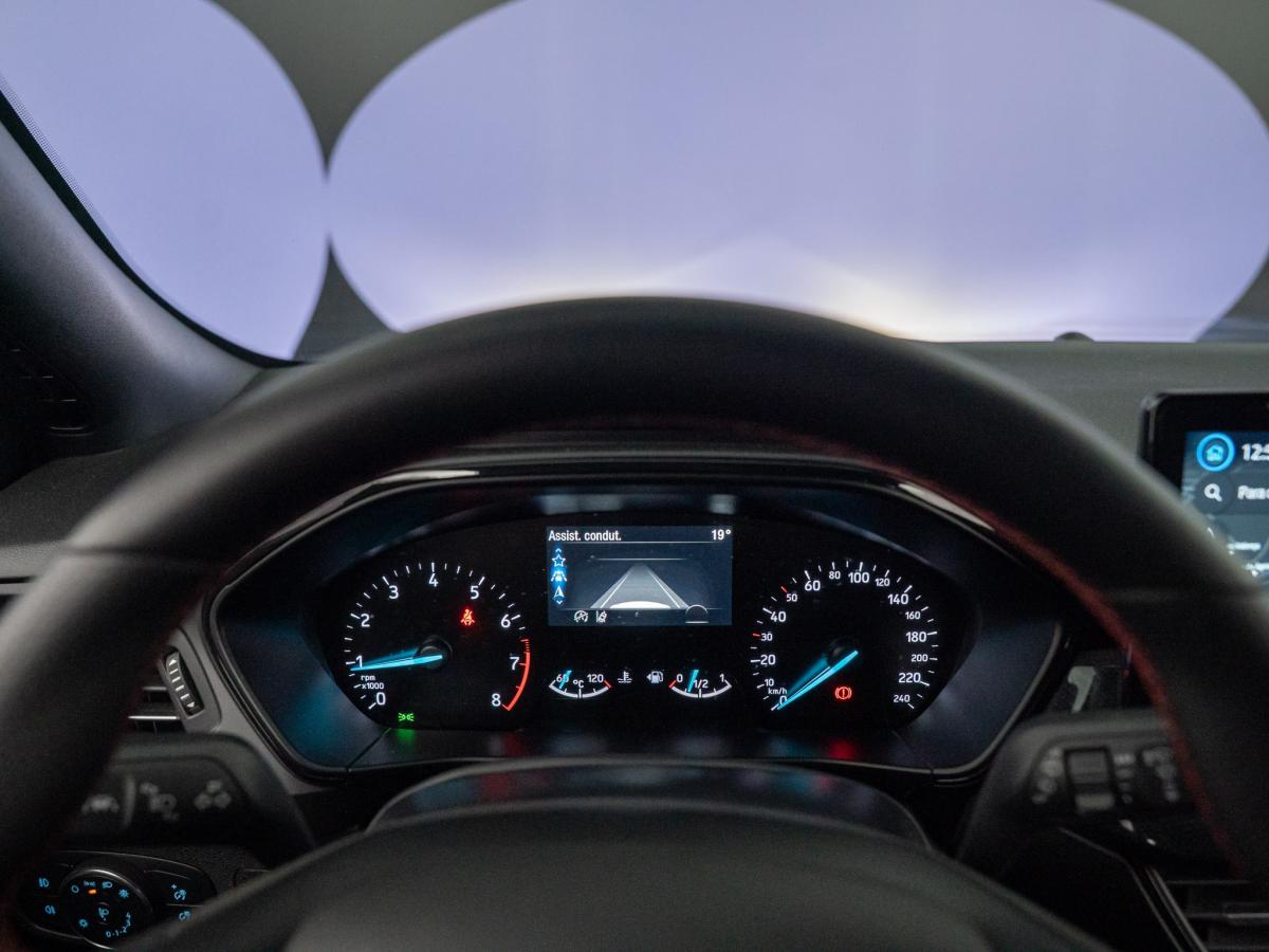 ford-focus-2024-hibrido-a-gasolina-998cc