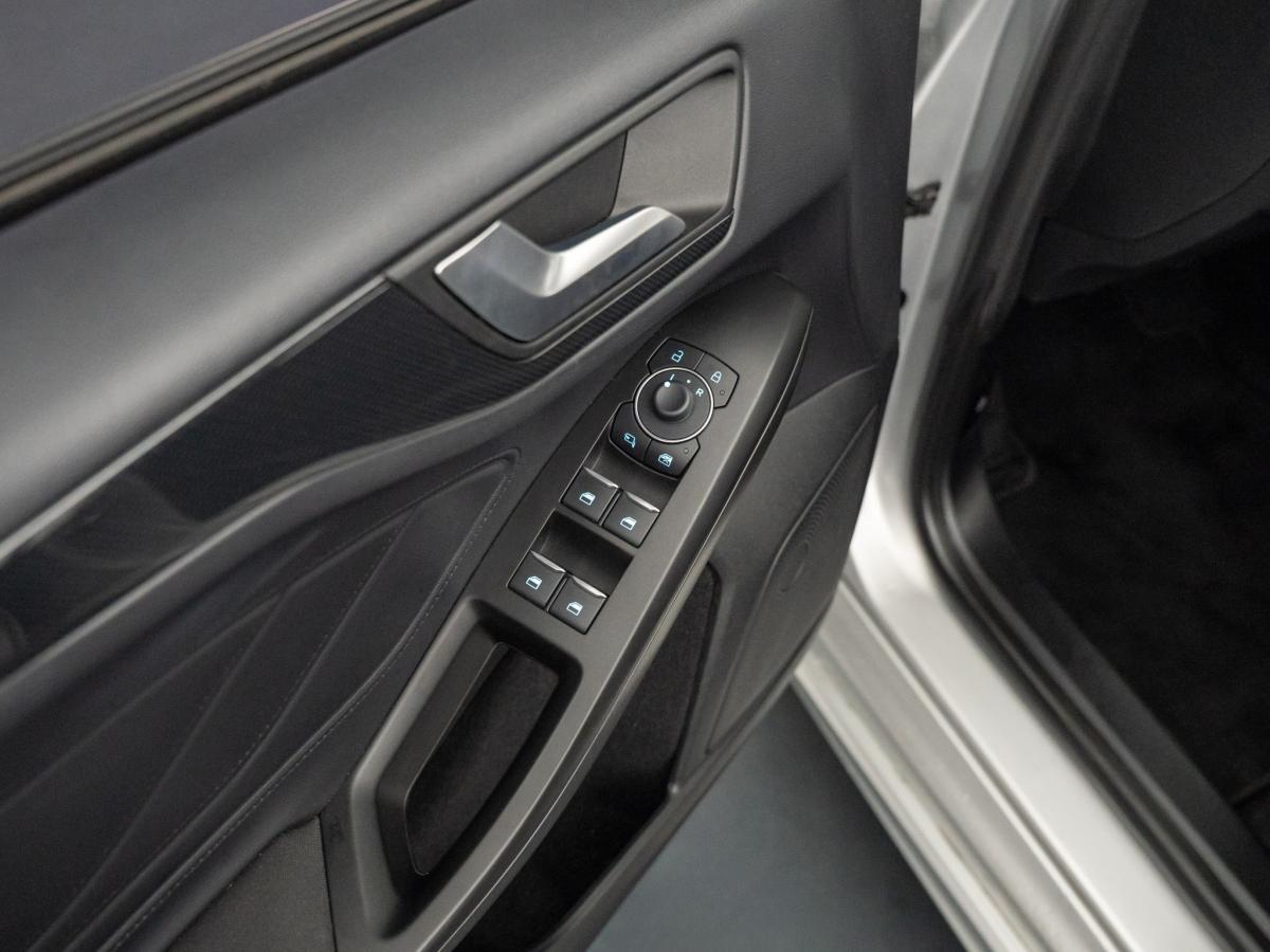 ford-focus-2024-hibrido-a-gasolina-998cc