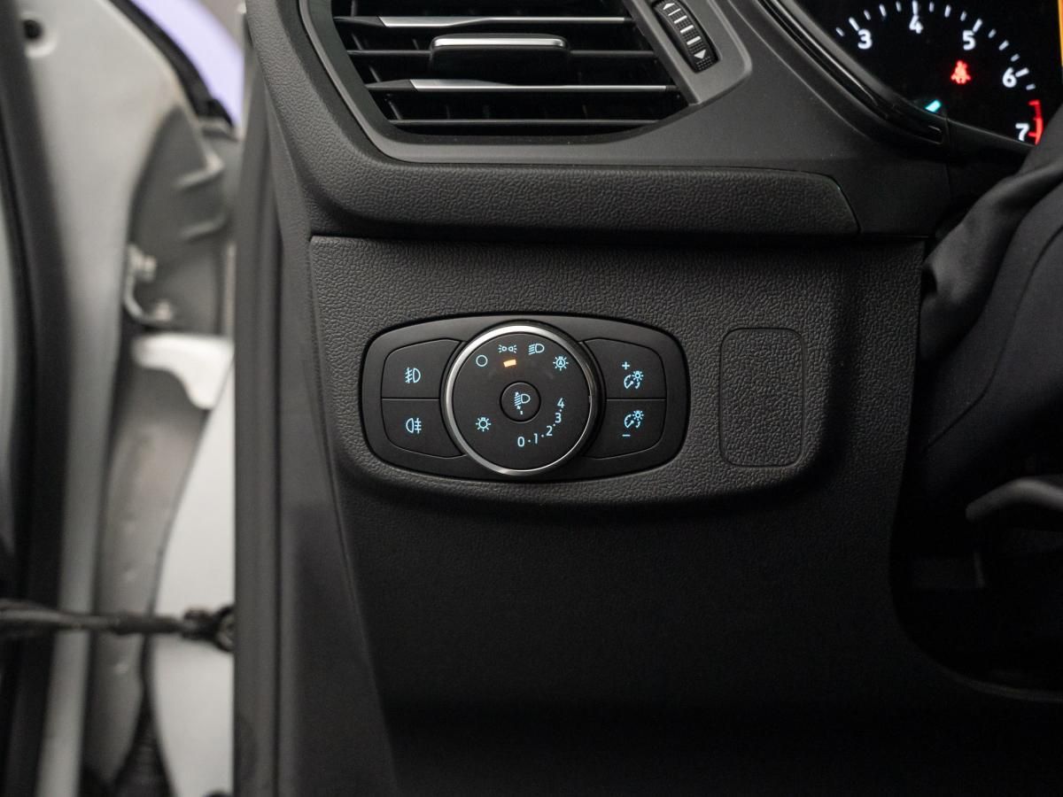 ford-focus-2024-hibrido-a-gasolina-998cc