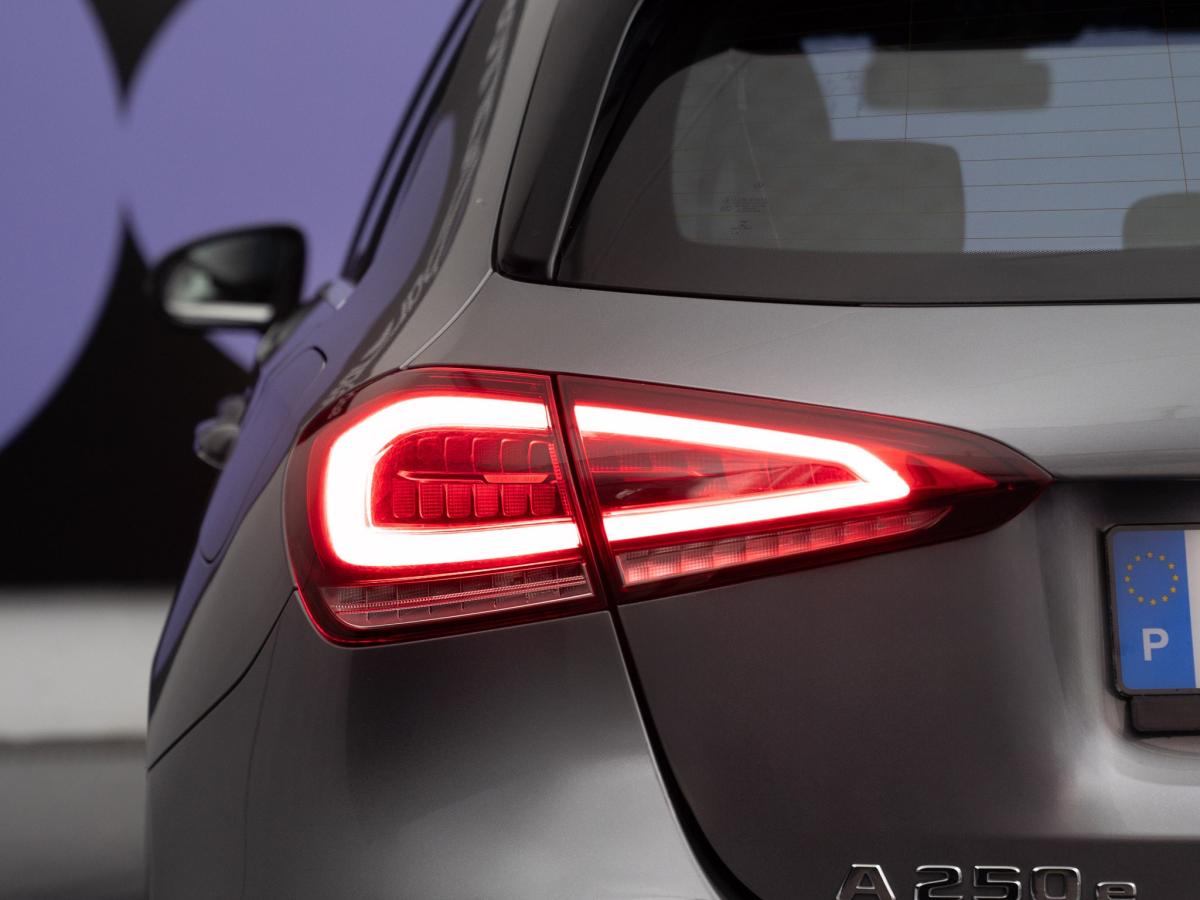 mercedes-benz-classe-a-2021-hibrido-a-gasolina-1332cc