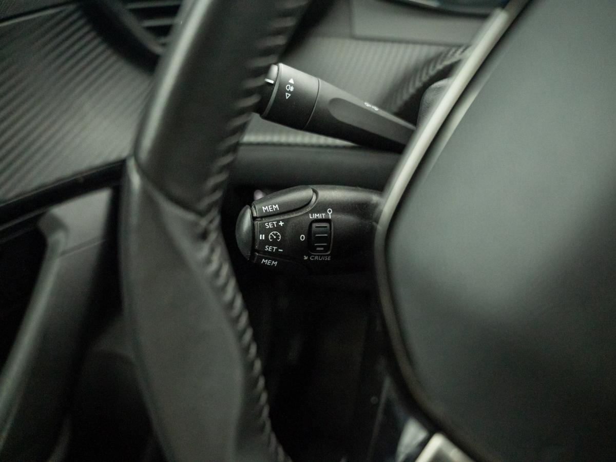 peugeot-2008-2022-eletrico-500cc