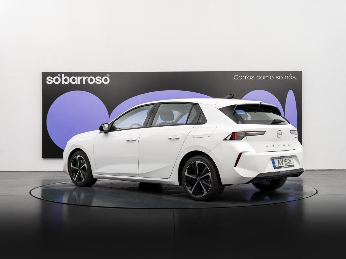 opel-astra-2022-hibrido-a-gasolina-1598cc