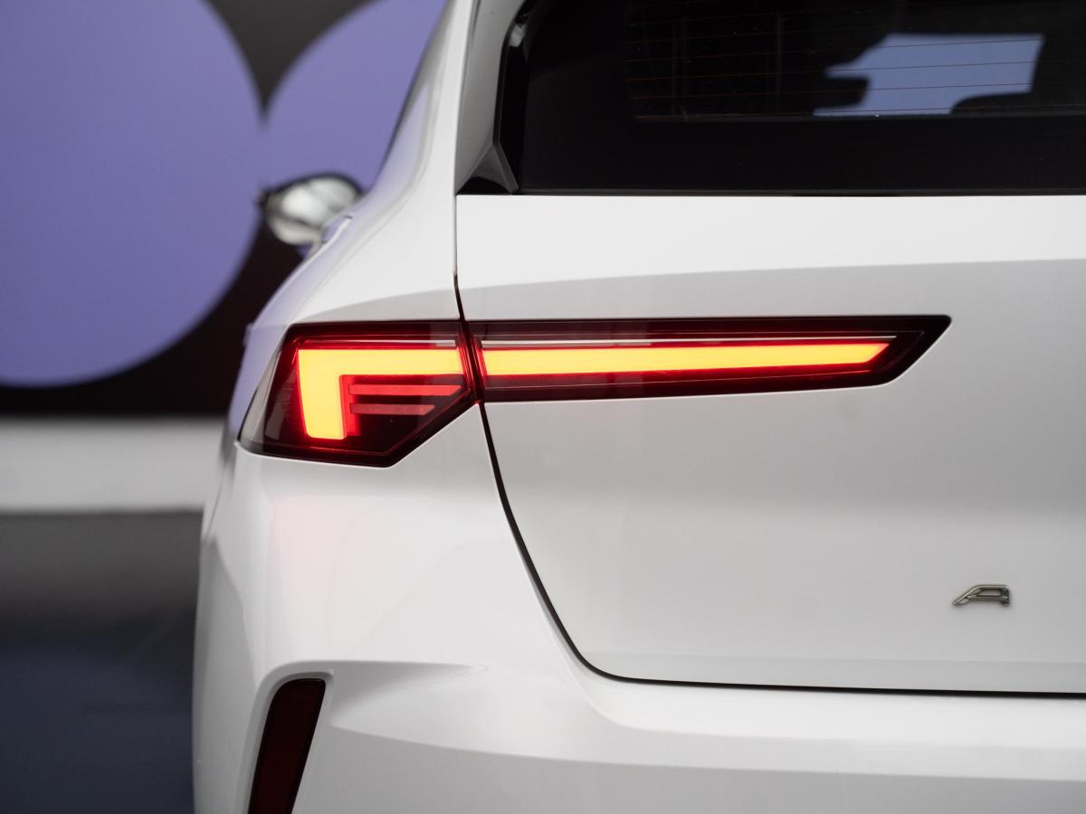 opel-astra-2022-hibrido-a-gasolina-1598cc