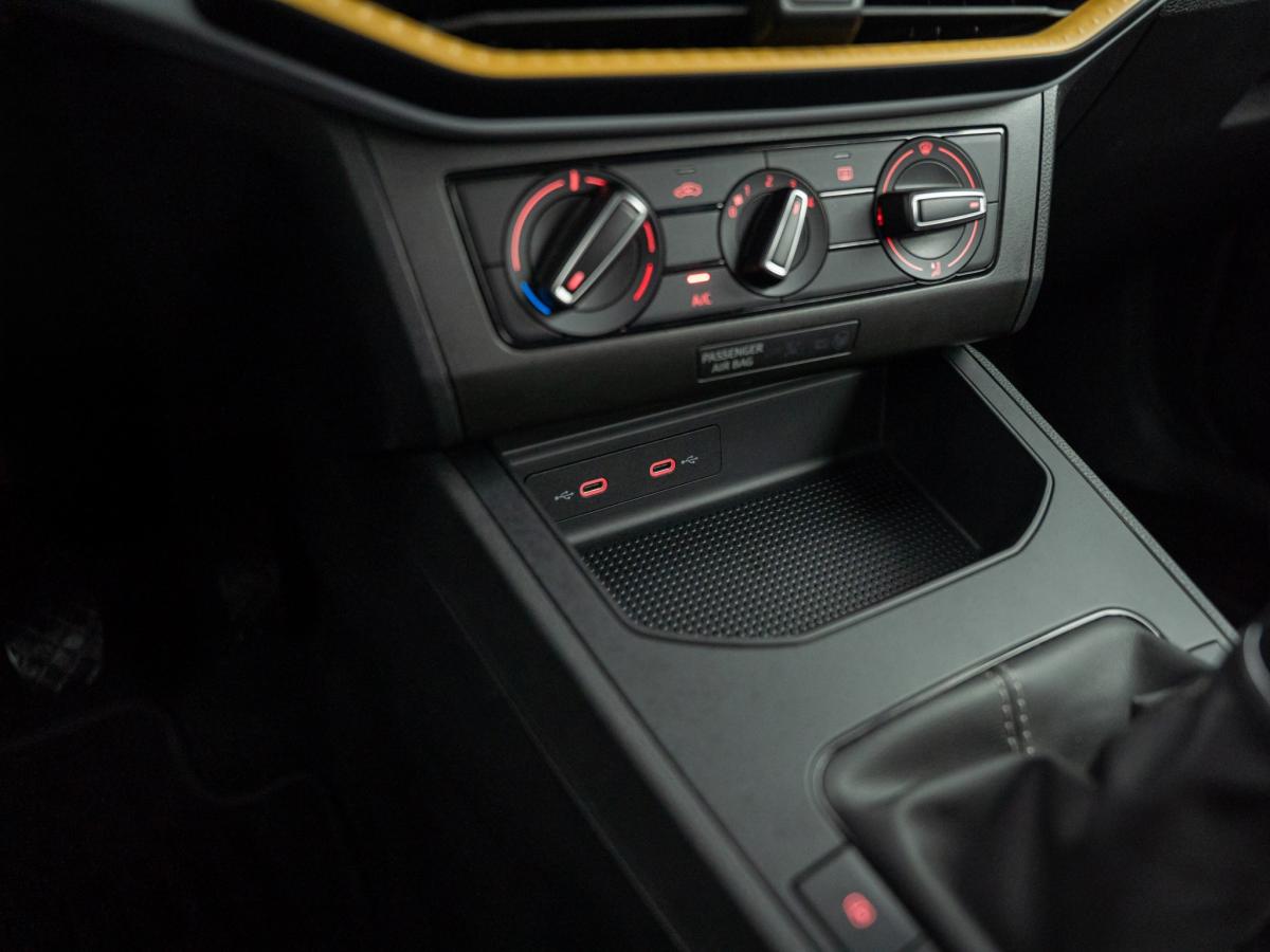 seat-ibiza-2023-gasolina-999cc