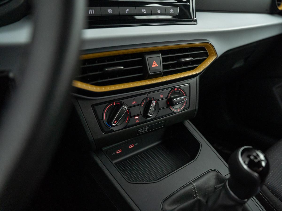 seat-ibiza-2023-gasolina-999cc