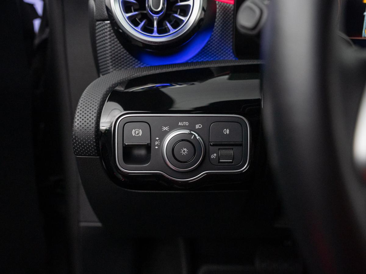 mercedes-benz-cla-2022-hibrido-a-gasolina-1332cc