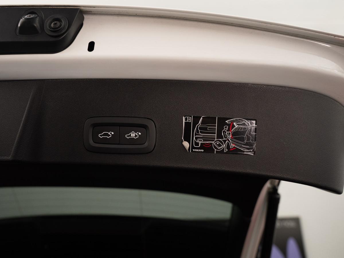 volvo-xc40-2022-hibrido-a-gasolina-1477cc