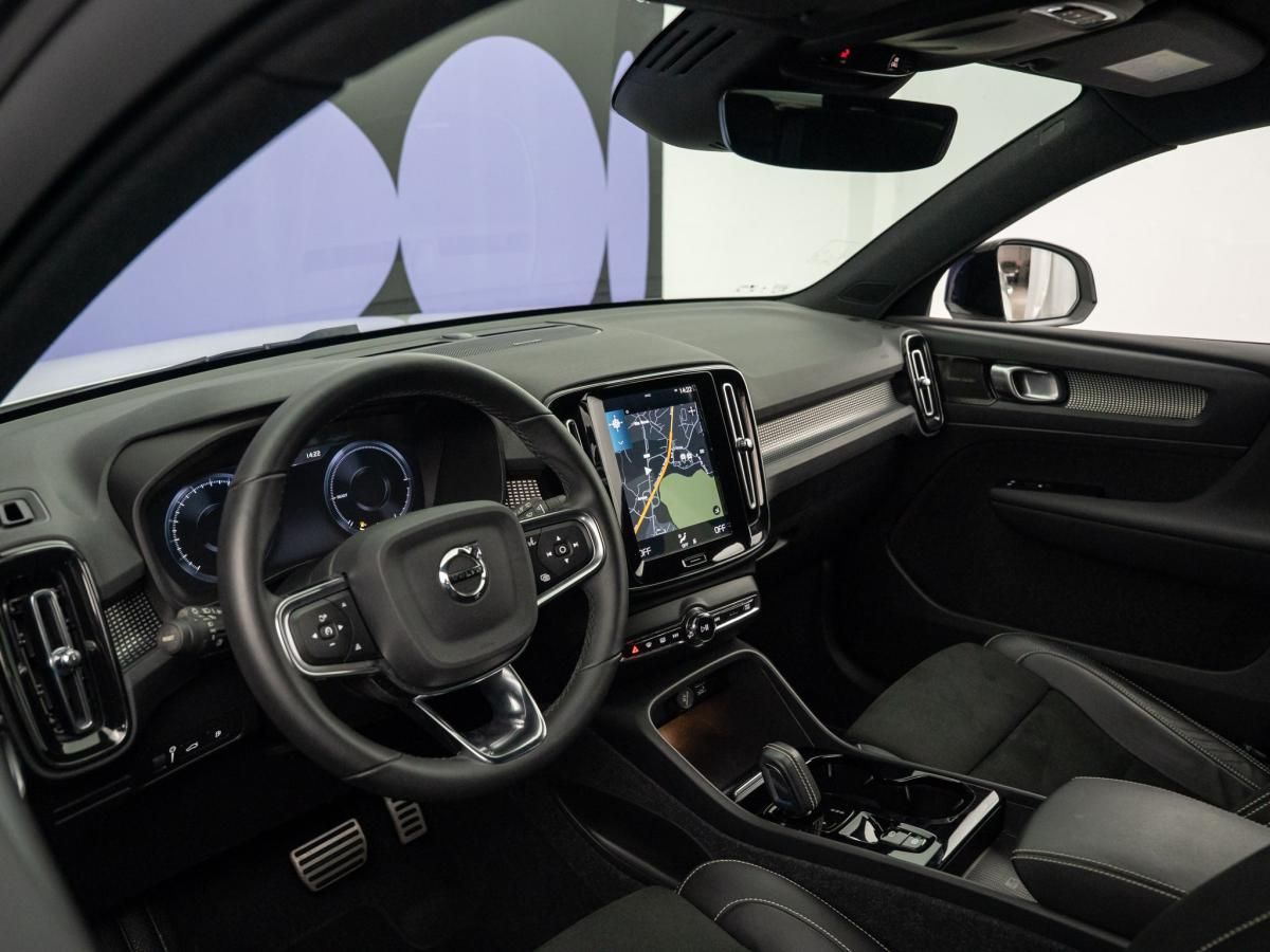 volvo-xc40-2022-hibrido-a-gasolina-1477cc