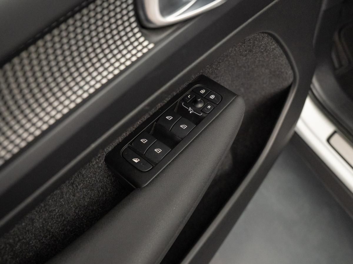 volvo-xc40-2022-hibrido-a-gasolina-1477cc