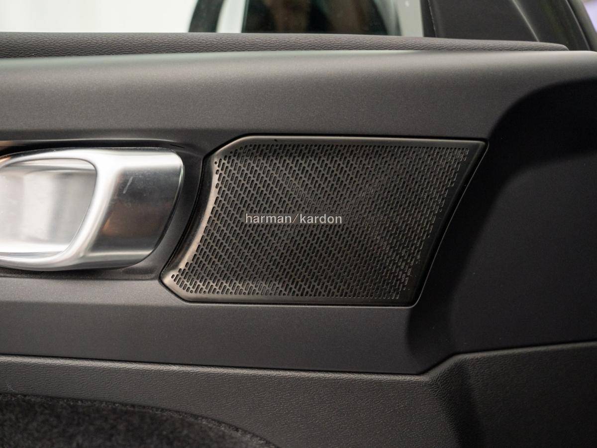 volvo-xc40-2022-hibrido-a-gasolina-1477cc