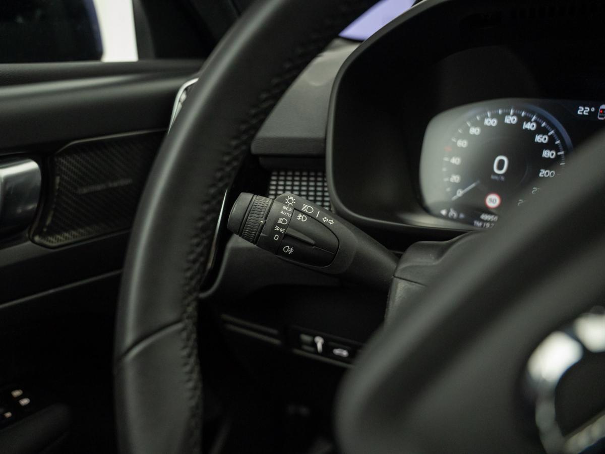 volvo-xc40-2022-hibrido-a-gasolina-1477cc