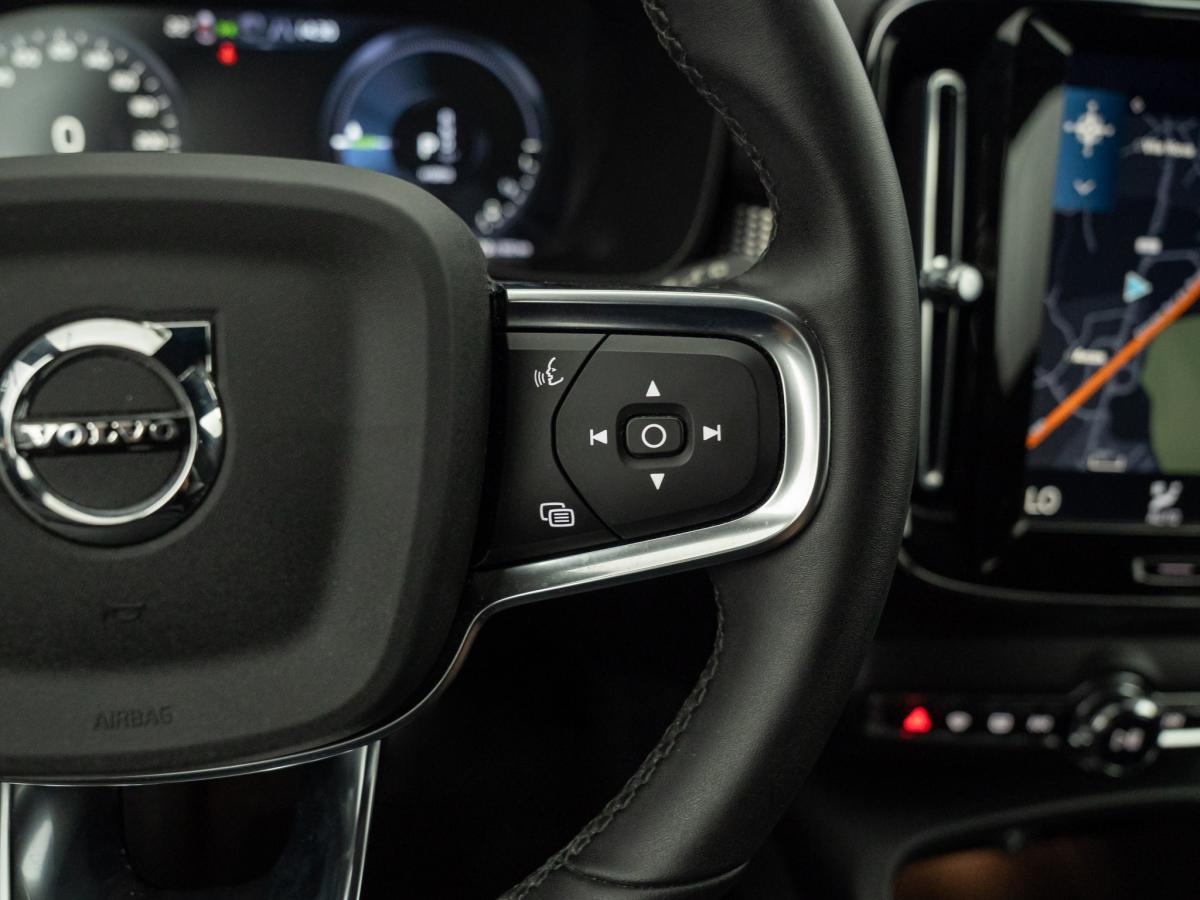 volvo-xc40-2022-hibrido-a-gasolina-1477cc