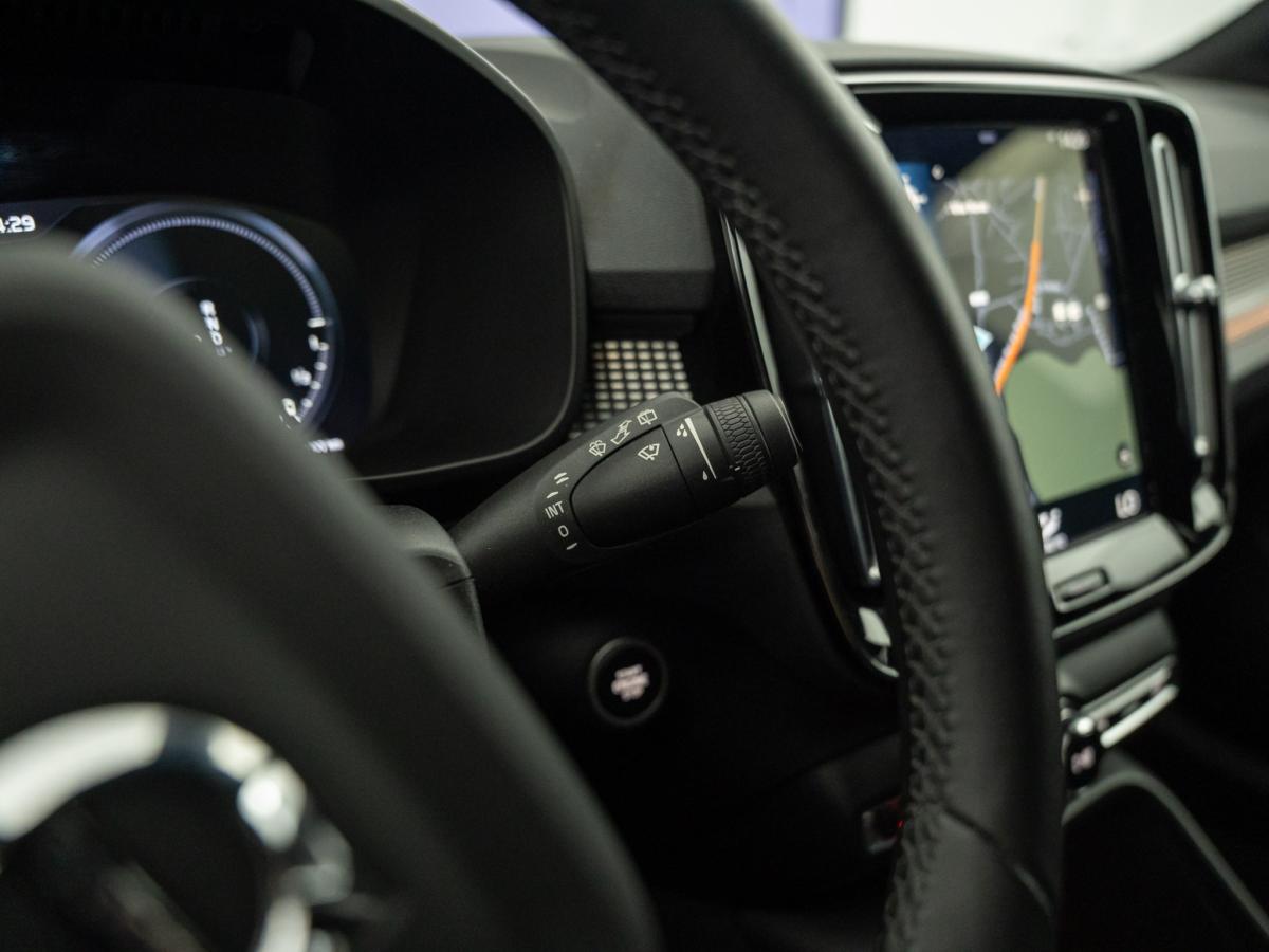 volvo-xc40-2022-hibrido-a-gasolina-1477cc