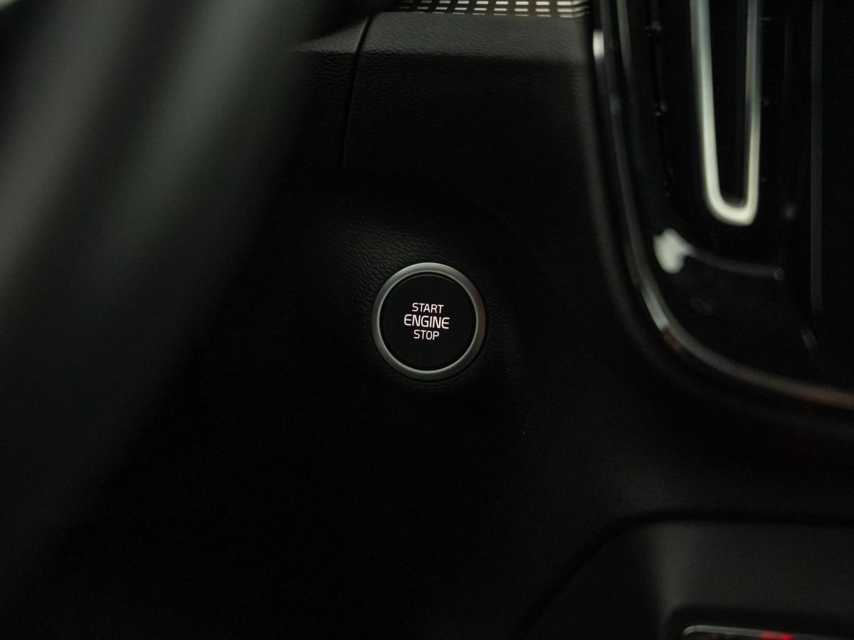 volvo-xc40-2022-hibrido-a-gasolina-1477cc
