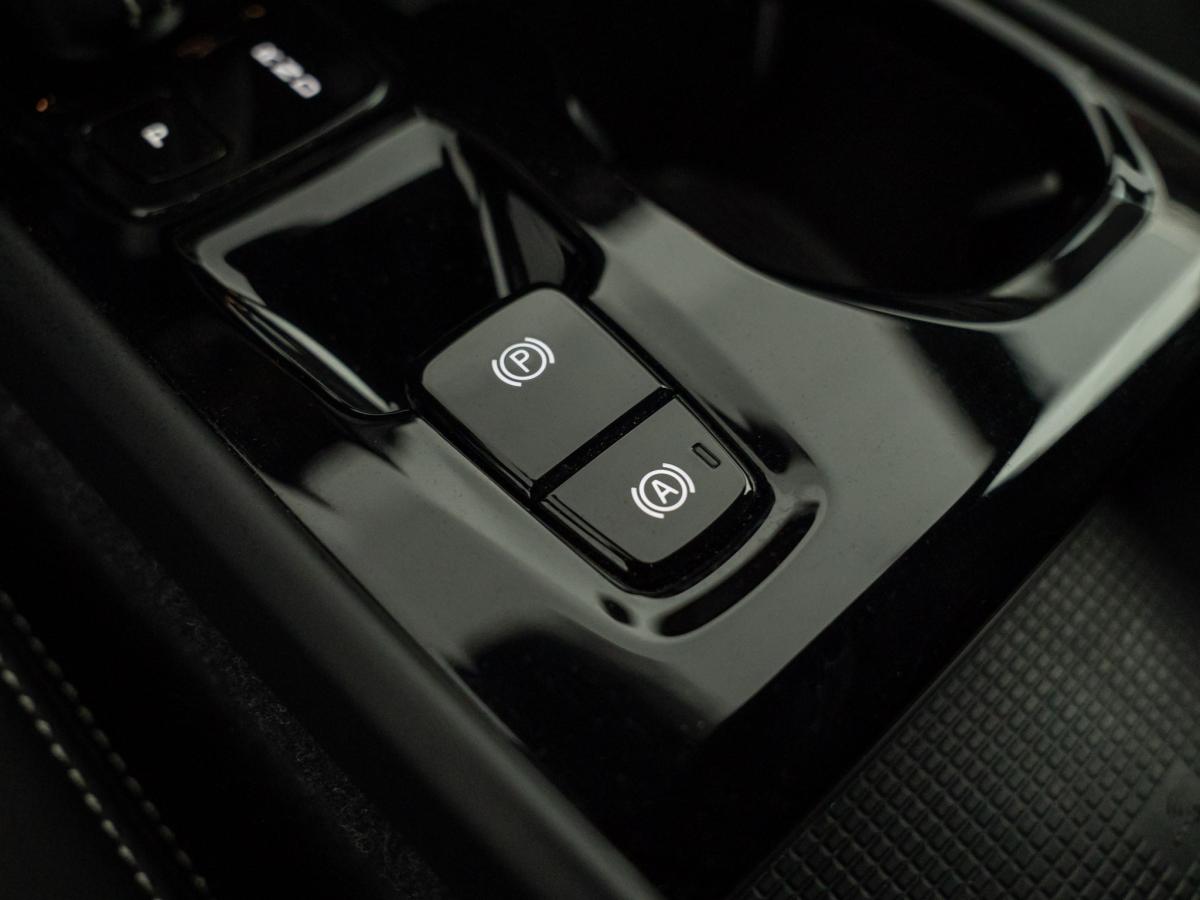 volvo-xc40-2022-hibrido-a-gasolina-1477cc