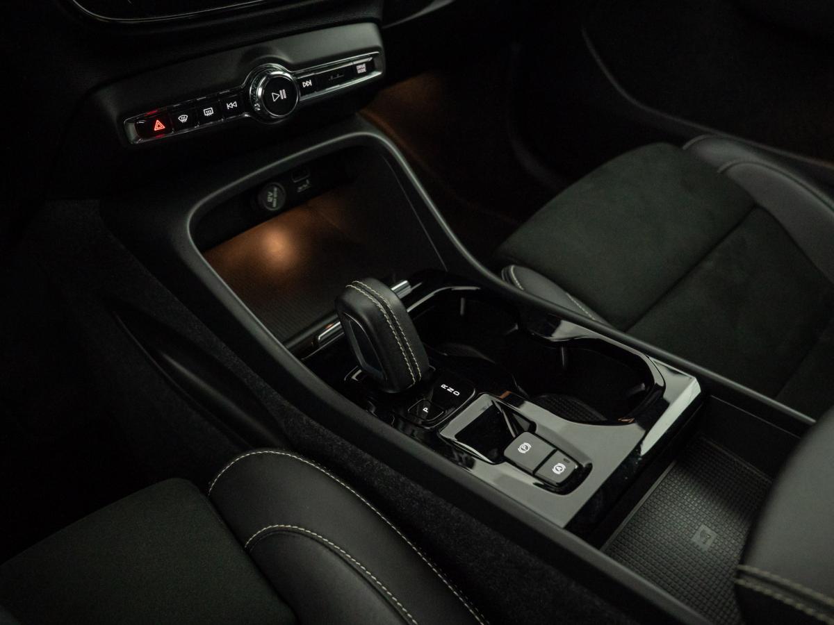 volvo-xc40-2022-hibrido-a-gasolina-1477cc