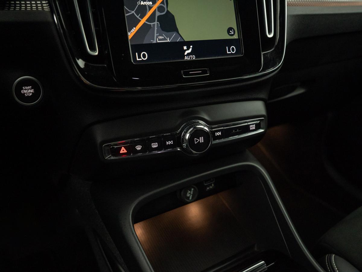 volvo-xc40-2022-hibrido-a-gasolina-1477cc