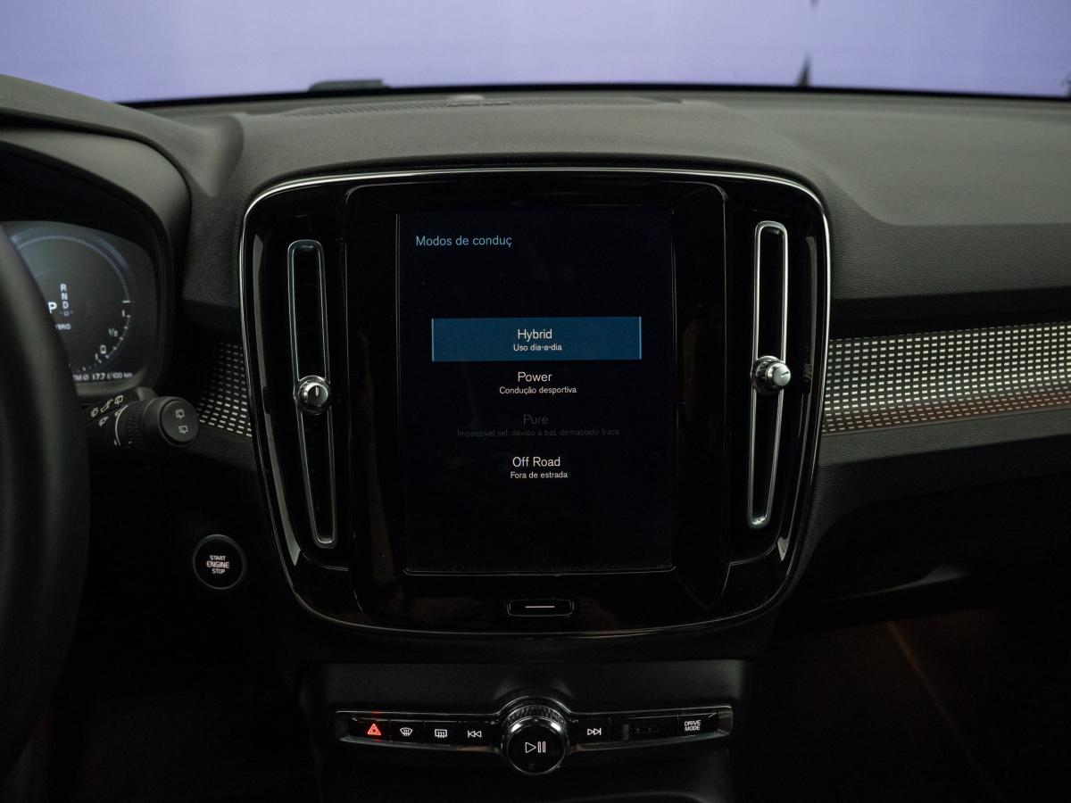 volvo-xc40-2022-hibrido-a-gasolina-1477cc