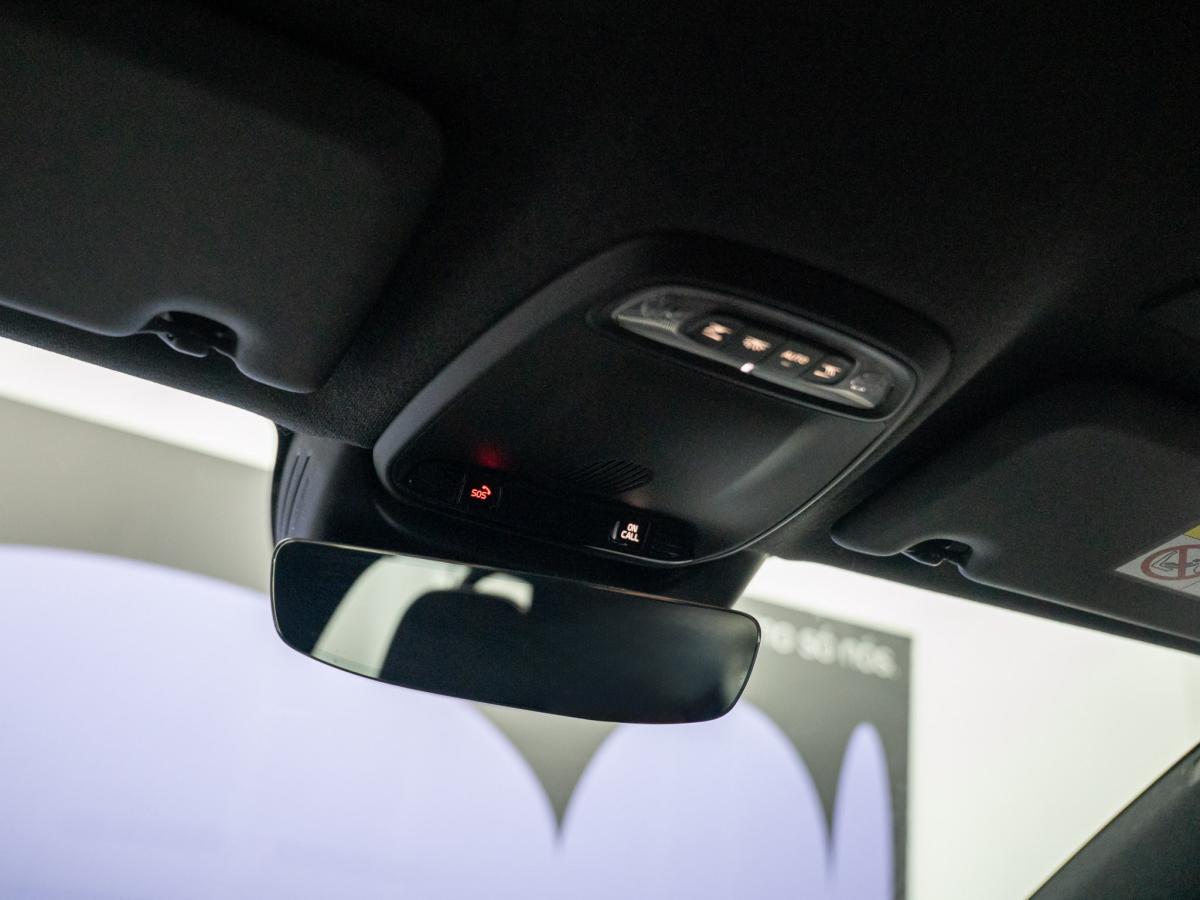 volvo-xc40-2022-hibrido-a-gasolina-1477cc