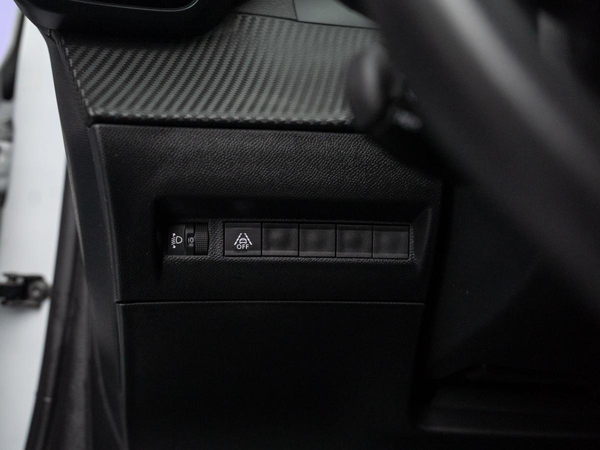 peugeot-208-2022-diesel-1499cc