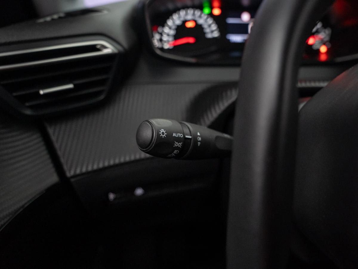peugeot-208-2022-diesel-1499cc