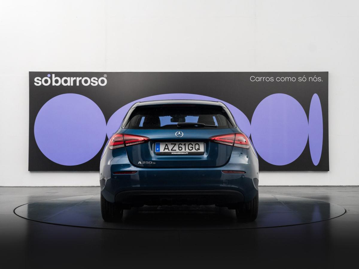 mercedes-benz-classe-a-2023-hibrido-a-gasolina-1332cc