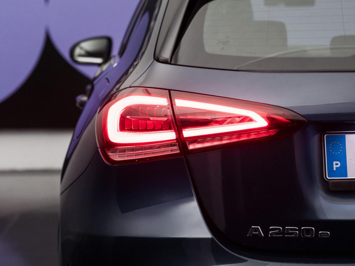 mercedes-benz-classe-a-2023-hibrido-a-gasolina-1332cc