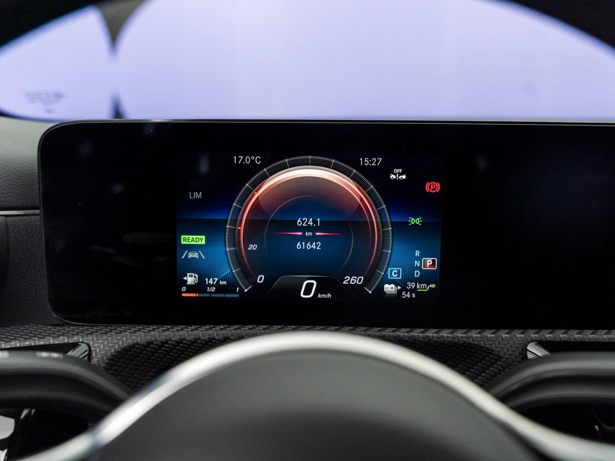 mercedes-benz-classe-a-2023-hibrido-a-gasolina-1332cc