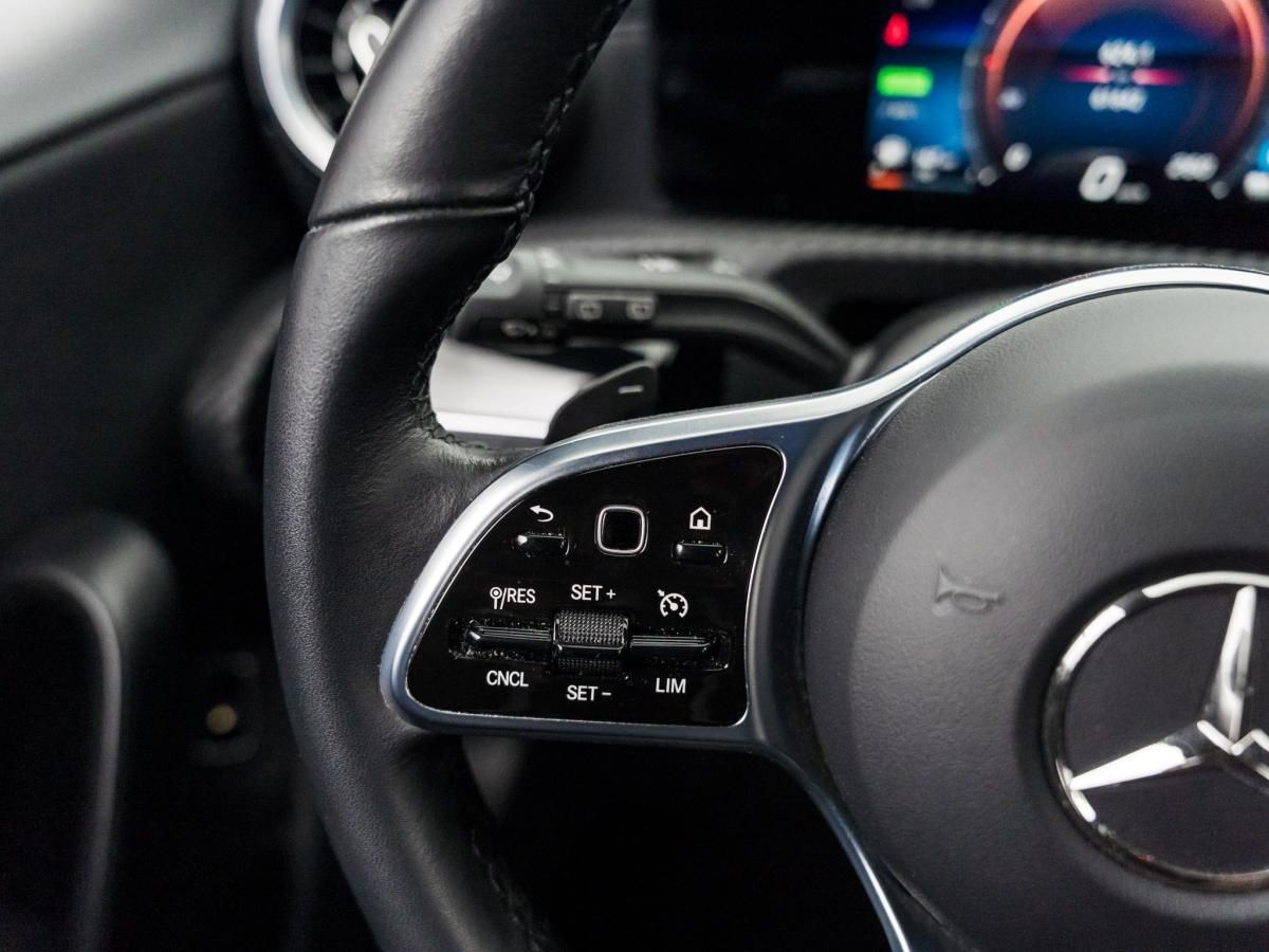 mercedes-benz-classe-a-2023-hibrido-a-gasolina-1332cc