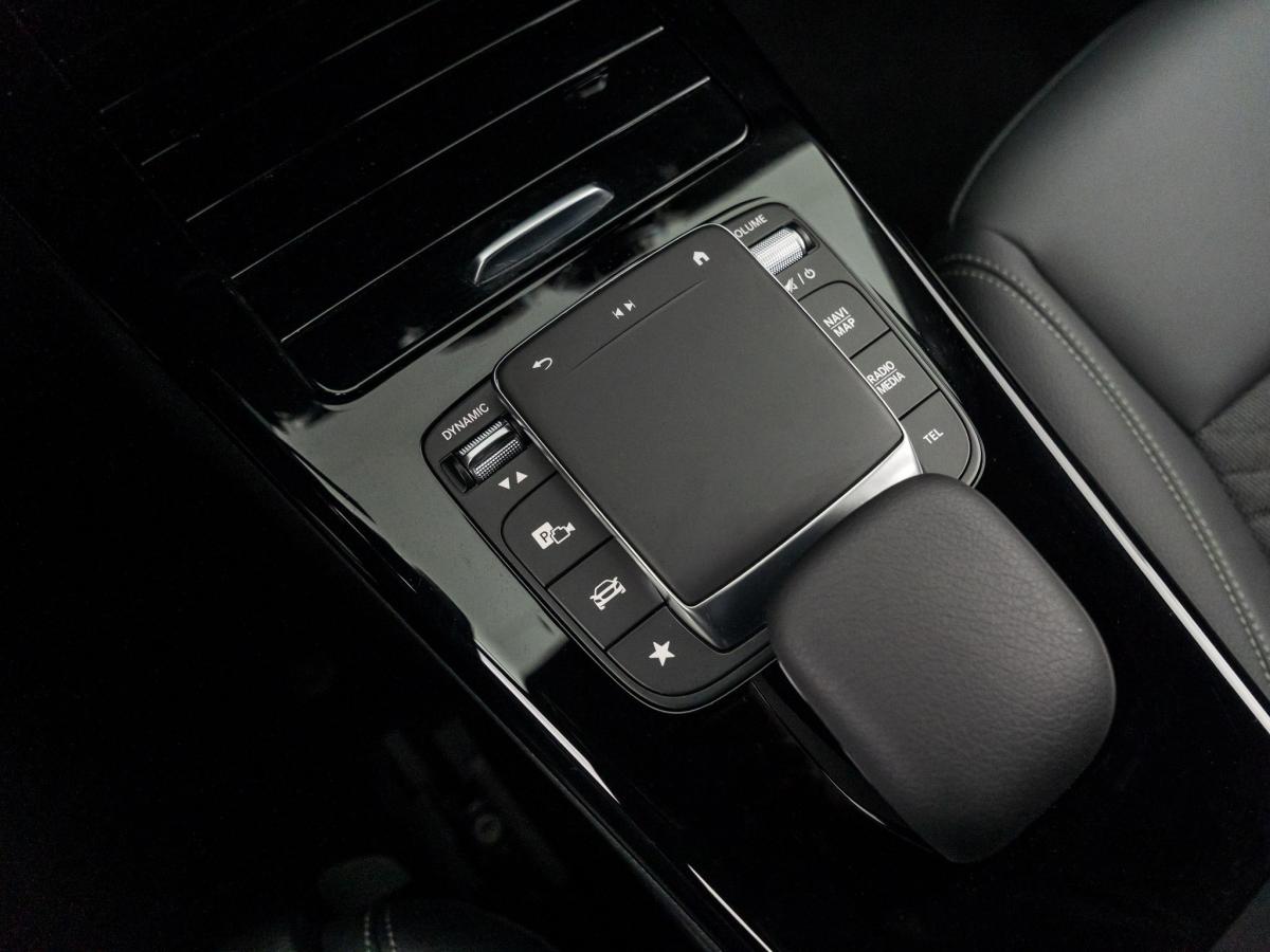 mercedes-benz-classe-a-2023-hibrido-a-gasolina-1332cc