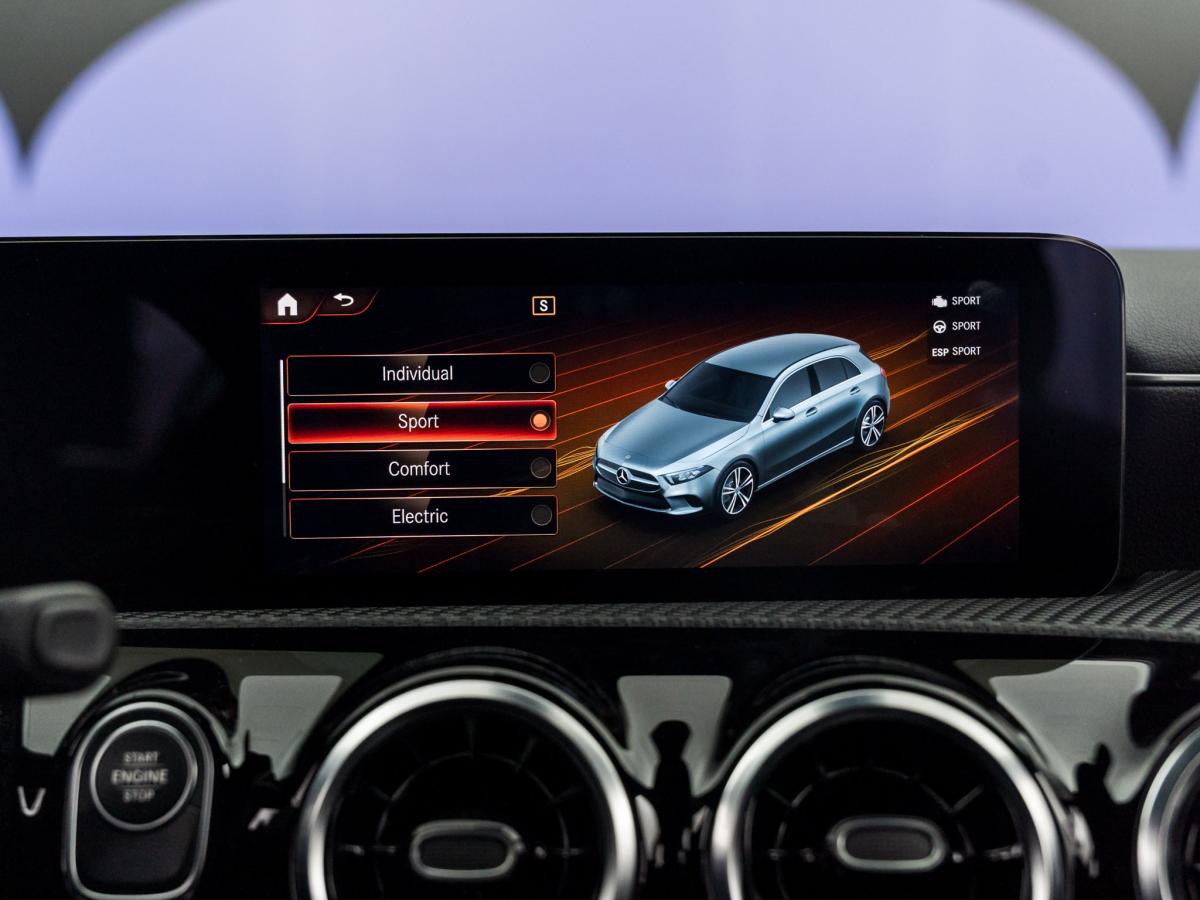 mercedes-benz-classe-a-2023-hibrido-a-gasolina-1332cc