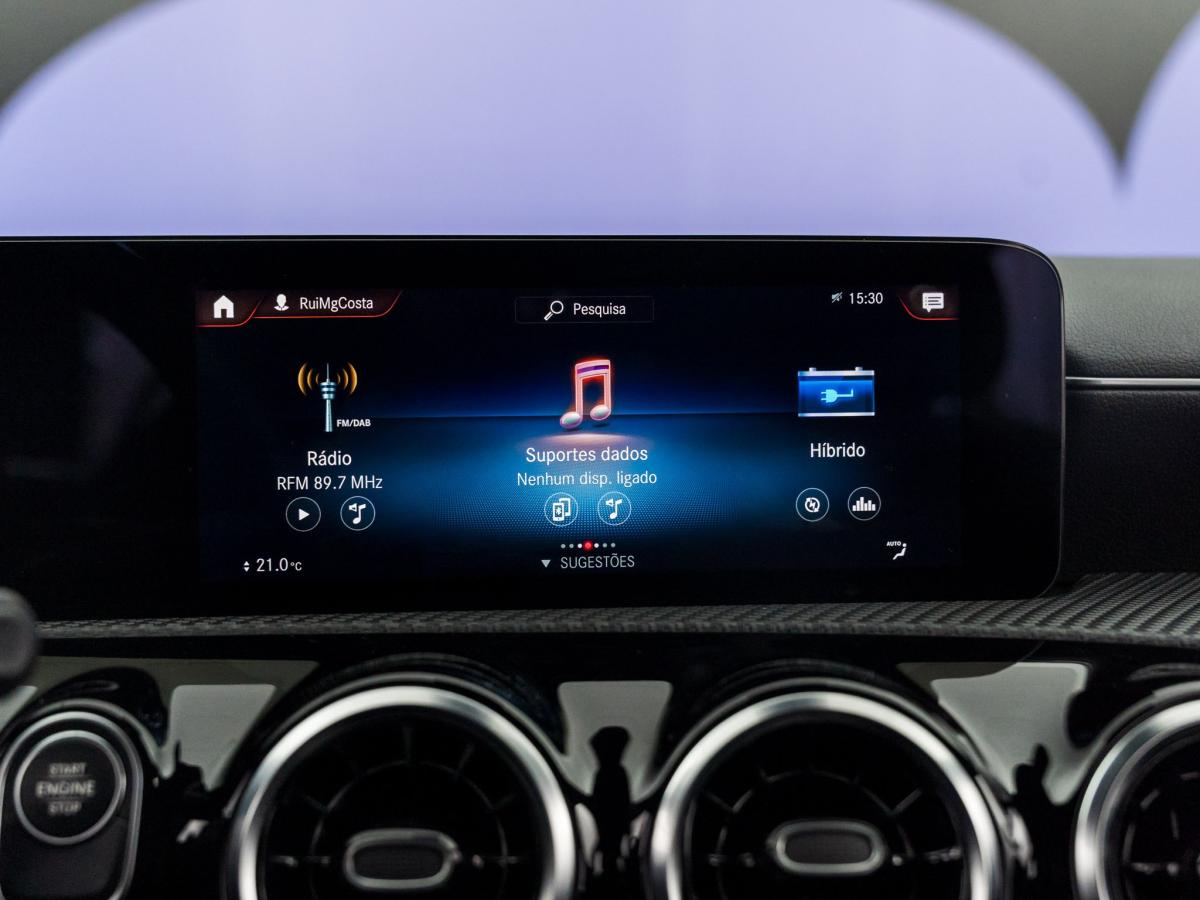mercedes-benz-classe-a-2023-hibrido-a-gasolina-1332cc