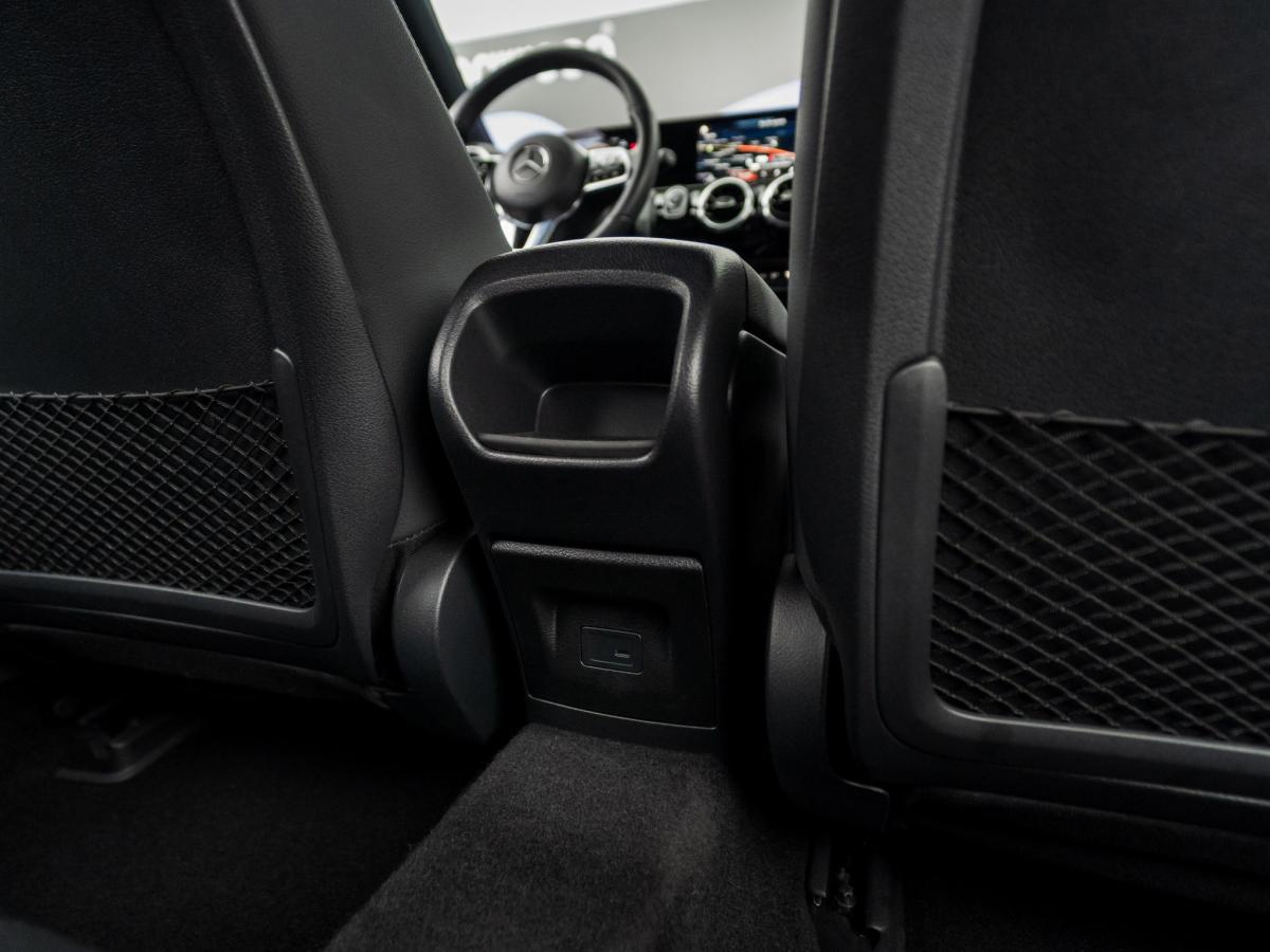 mercedes-benz-classe-a-2023-hibrido-a-gasolina-1332cc