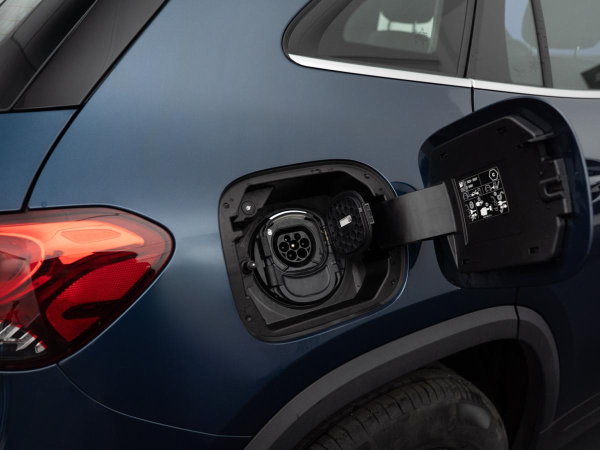 mercedes-benz-gla-2023-hibrido-a-gasolina-1332cc