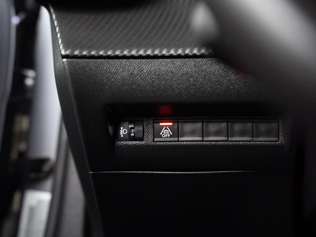 peugeot-2008-2023-gasolina-1199cc