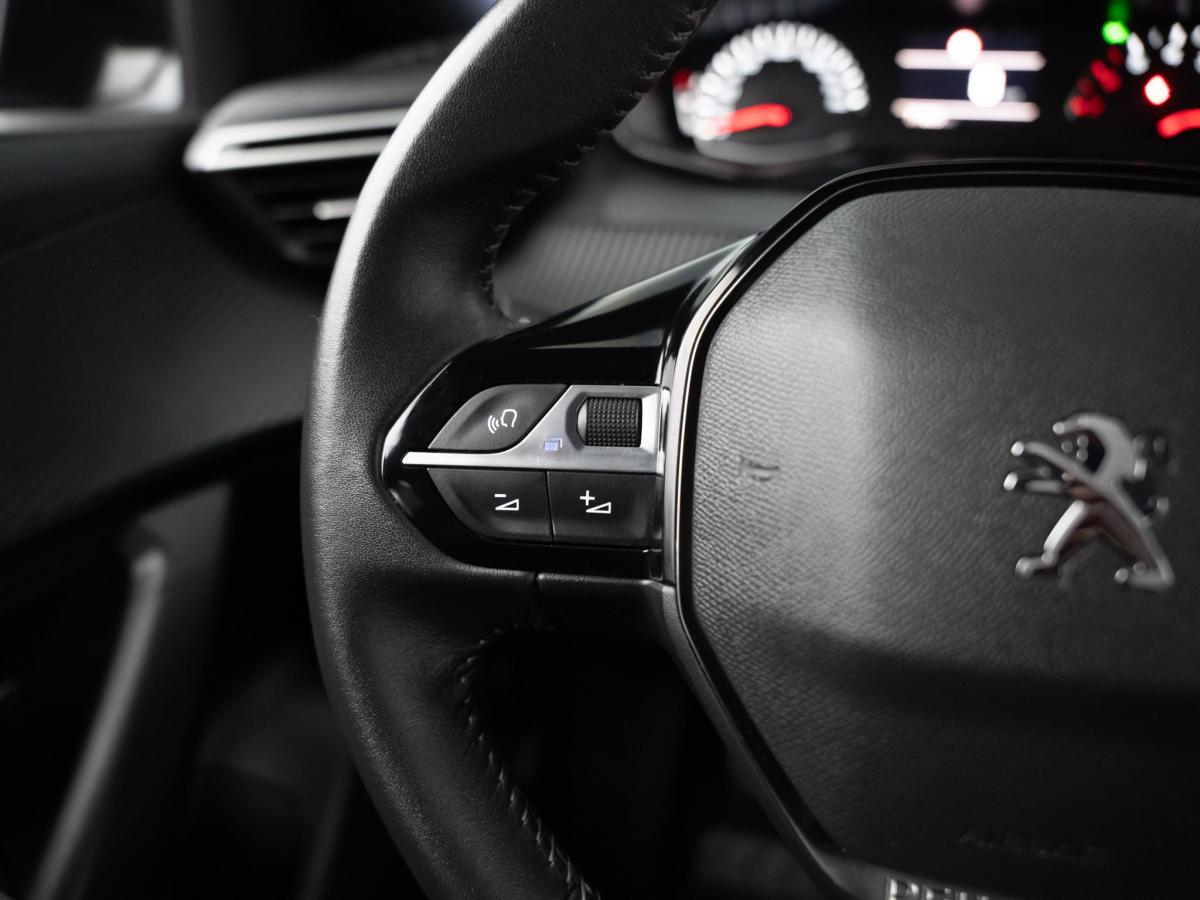 peugeot-2008-2023-gasolina-1199cc