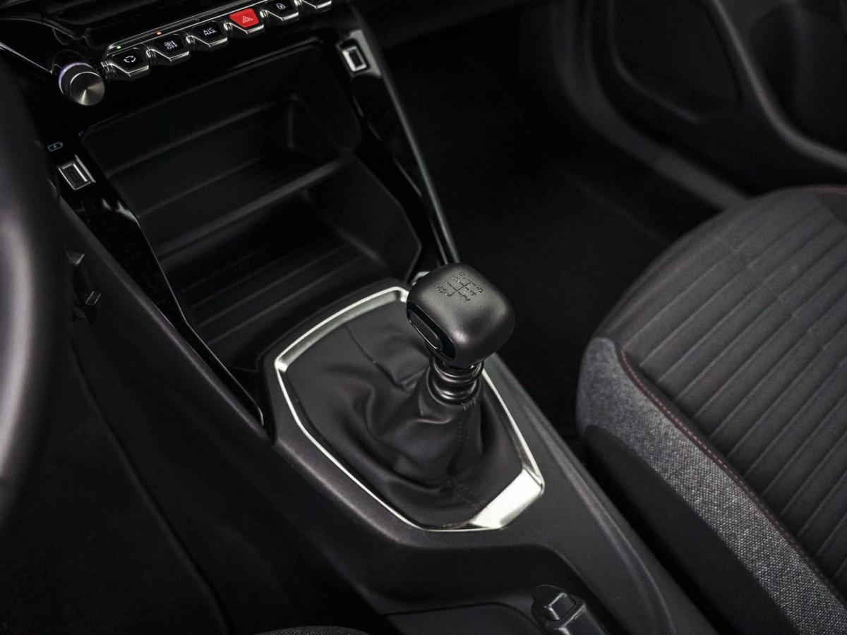 peugeot-2008-2023-gasolina-1199cc