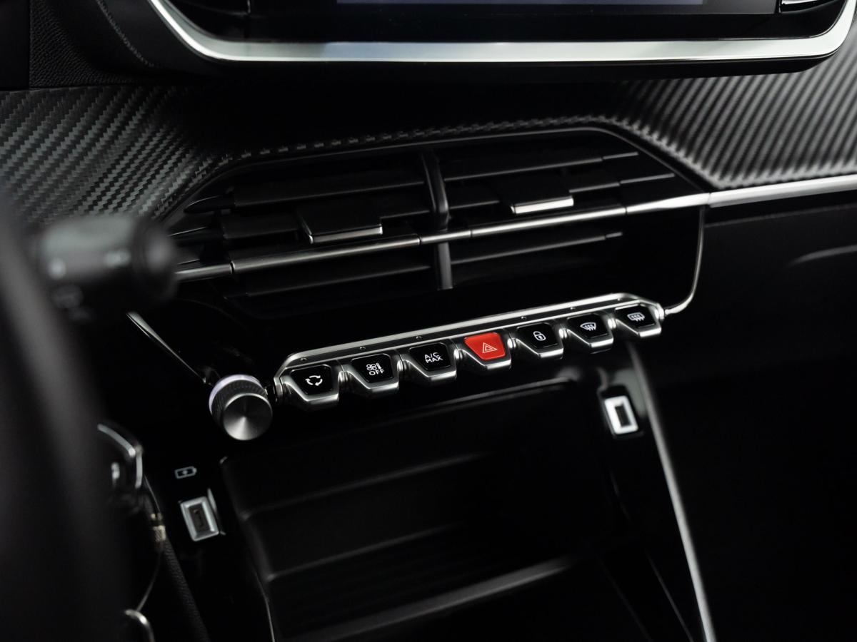 peugeot-2008-2023-gasolina-1199cc