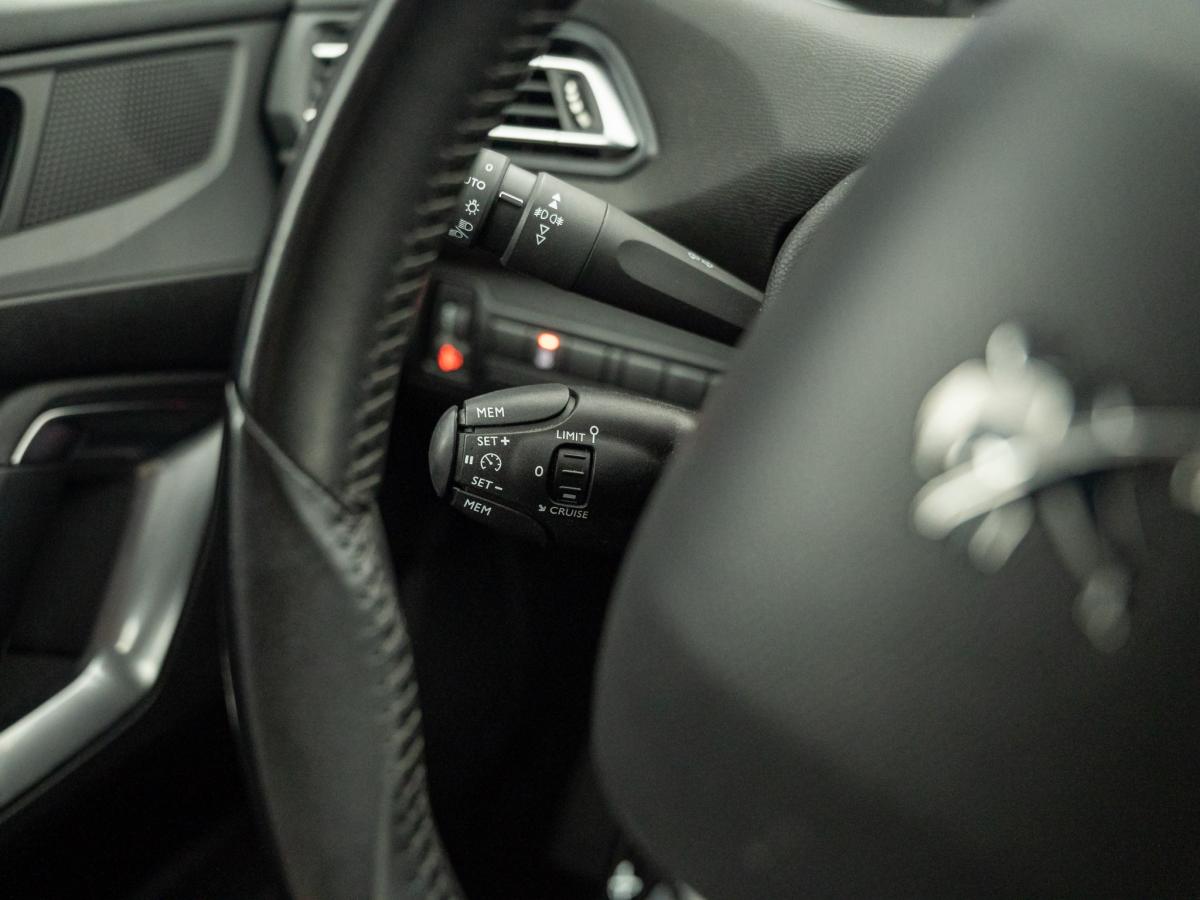 peugeot-308-sw-2021-diesel-1499cc