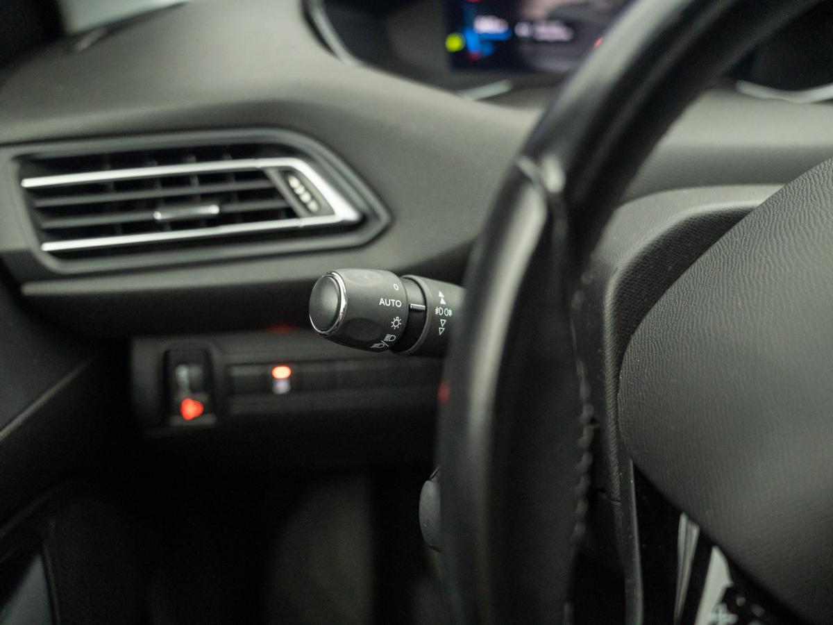 peugeot-308-sw-2021-diesel-1499cc
