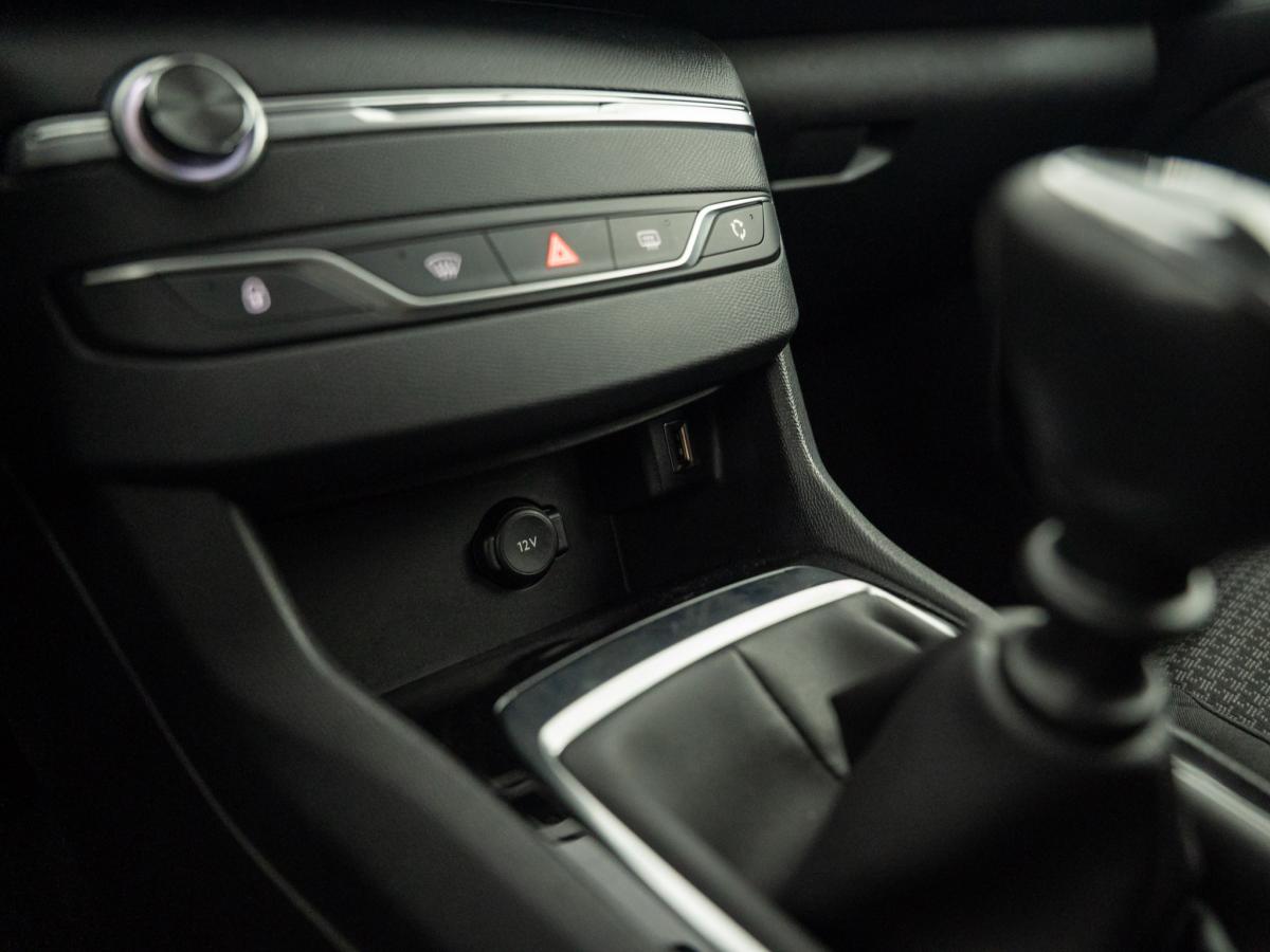 peugeot-308-sw-2021-diesel-1499cc