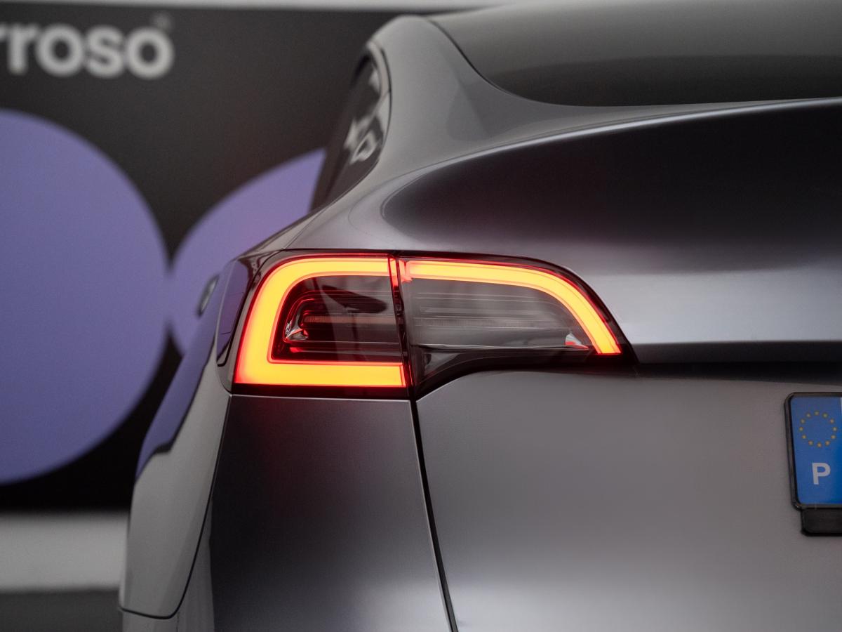 tesla-model-y-2023-eletrico-500cc