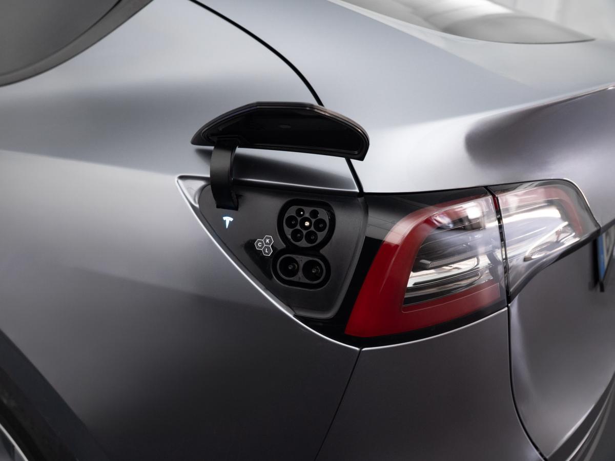 tesla-model-y-2023-eletrico-500cc