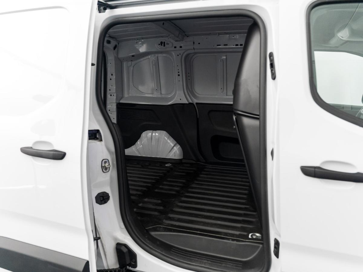 peugeot-partner-2025-diesel-1499cc