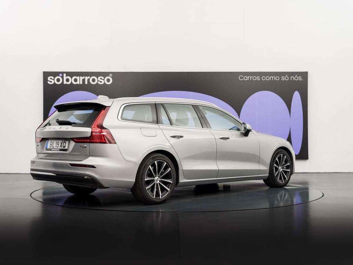 volvo-v60-2024-hibrido-a-gasolina-1969cc